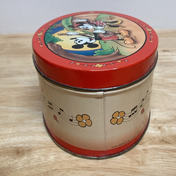 Mickey and Minnie Mouse Musical Serenade Vintage Oval Tin Box - Picture 2 of 13